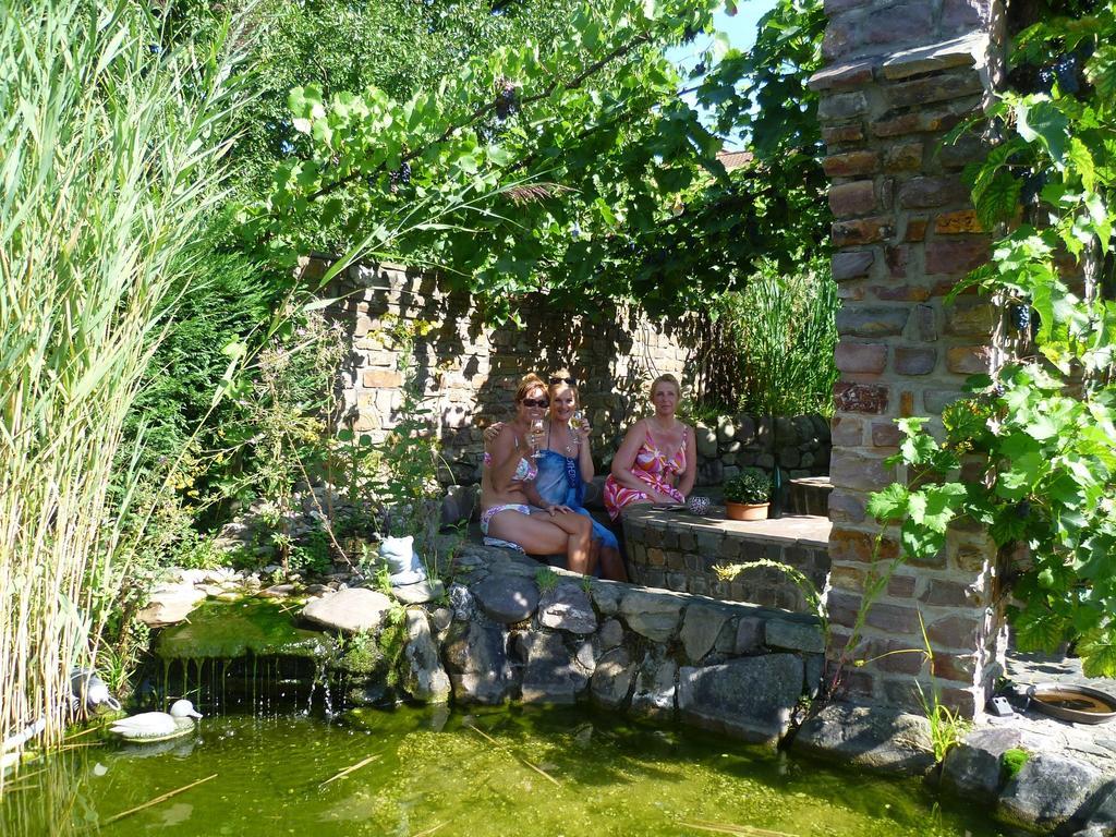 Pension-Elfi Maring-Noviand Екстериор снимка